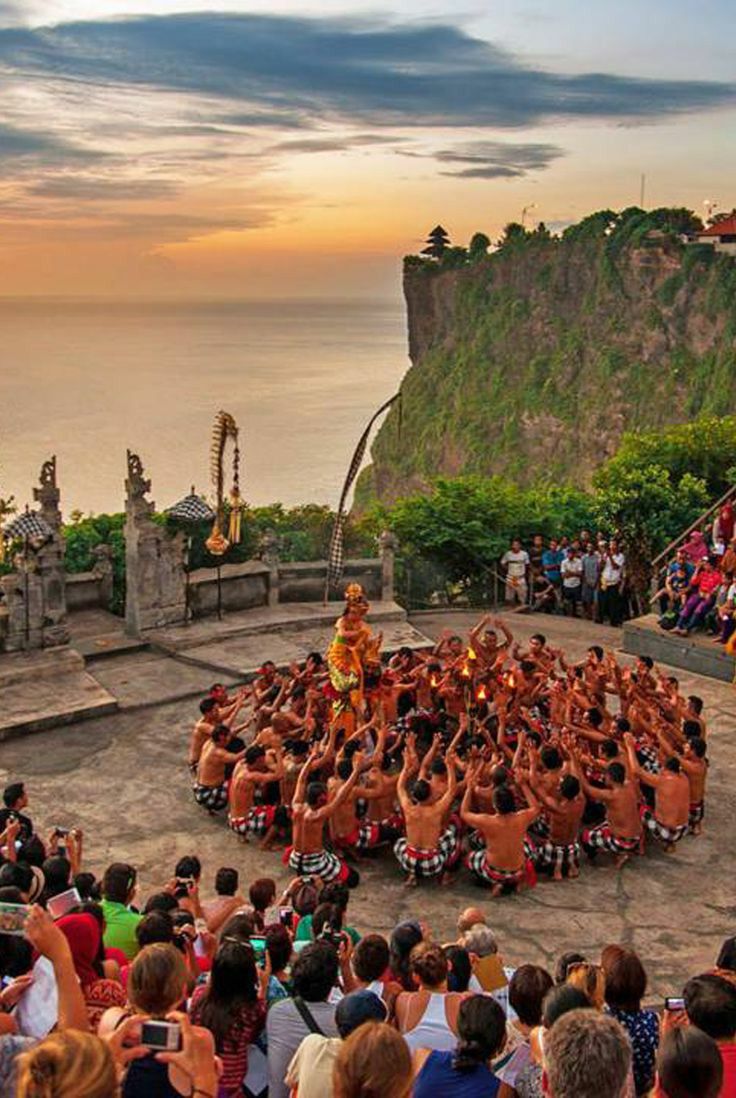 tari kecak