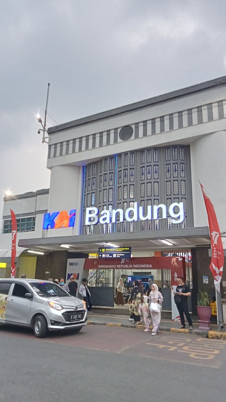 Acara Bioskop dan Hiburan Sekitar di Bandung yang Harus Wajib Dikunjungi 2 Stasiun Bandung